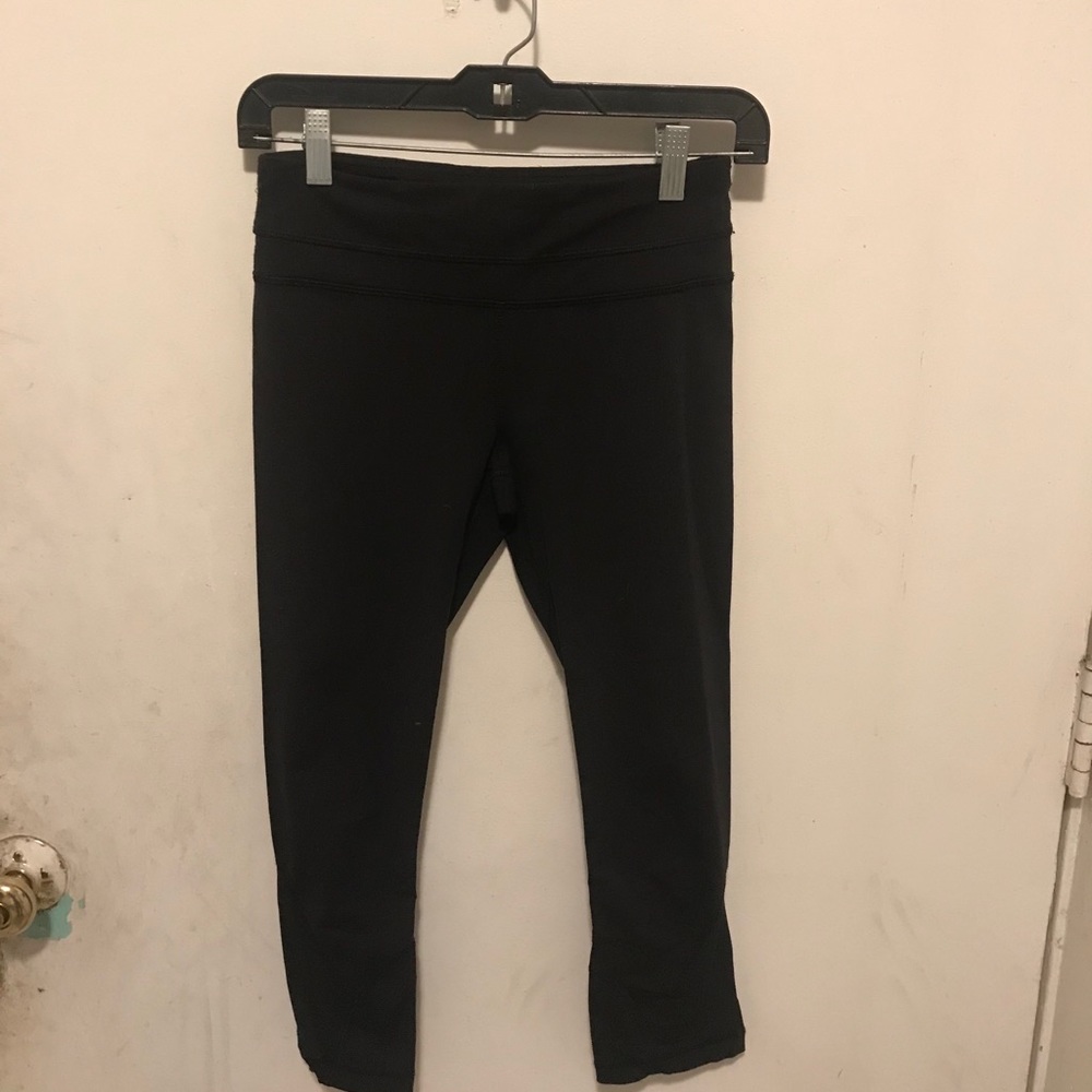 Lululemon leggings with back pocket